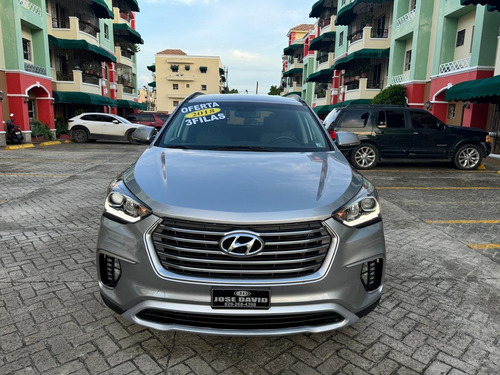Hyundai Santa Fe Sport 4*2 Tres Filas De Asientos Año 2018