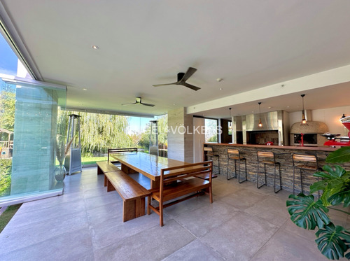 Espectacular Casa En Venta, Las Brisas