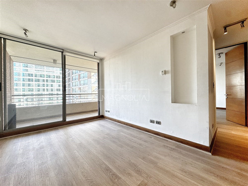 Departamento En Arriendo De 2 Dorm. En Las Condes