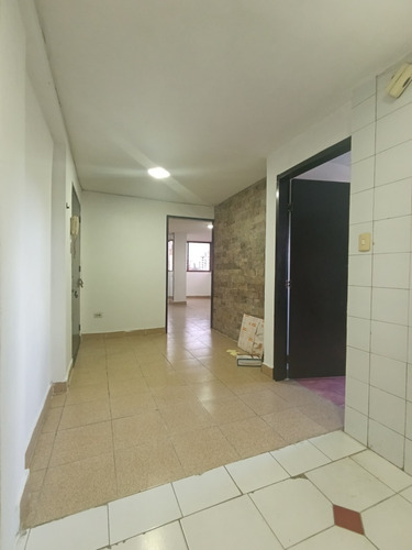 En Alquiler Apartamento En Urbanización Calicanto