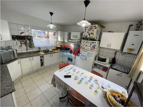 Imagen 5 de 21 de Venta. Arguello. Propiedad 200 Mts Cub 400 Mts Terreno A 2 Cuadras De Recta Martinolli