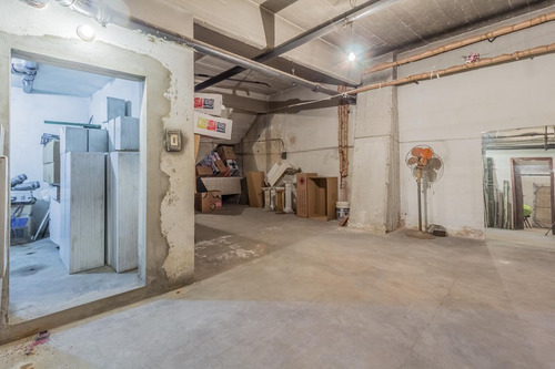 Local - San Telmo - Local A La Calle Con Subsuelo 183,82 M2 Totales.