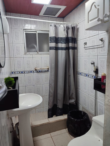 Oportunidad Casa Grande En Venta 4d 1b Cerca Muni Colina