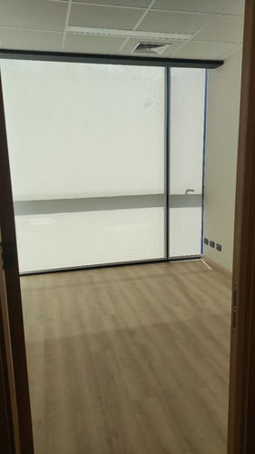 Oficina En Arriendo En Ed Reitze De 43 M Calle Limache Viña