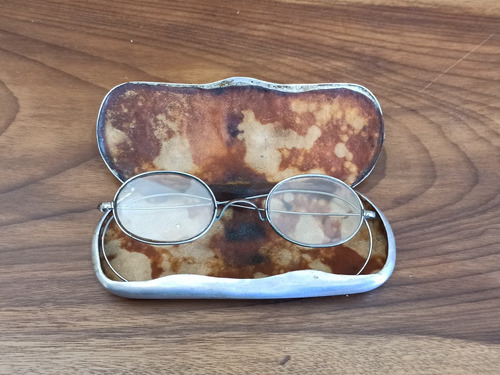 Antiguo Par De Lentes Tipo Quevedo Con Estuche Metálico 