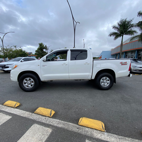 Toyota Hilux 2.5 Cab. Dupla 4x4 4p