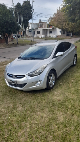 Hyundai Elantra 1.8 Gls 6at Seguridad Premium