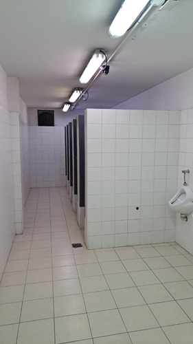 Deposito 2000 M2, Son 1500 M2 De Terreno Con Salida Dos Calles, Instalación De Incendios, Ventilación Electromecánica, Oficinas, Ascensor, Aire Acondicionado!!