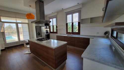 Imagen 11 de 30 de Venta Casa 5 Ambientes Con Piscina En Barrio El Golf - Nordelta.