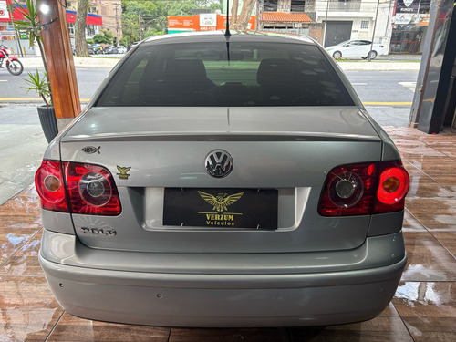 Volkswagen Polo Sedan 1.6 Vht Total Flex 4p