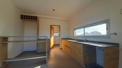 Casa En Venta 6 Ambientes Barrio El Canton Norte Al Lago