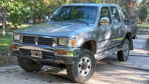 Toyota Hilux 2.8 D/cab 4x4 D Sr5