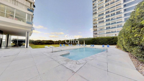 Espectacular Penthouse Ubicado En Punta Del Este Con Las Mejores Vistas- Ref: 24249