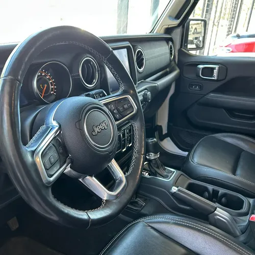 Jeep Wrangler JEEP SAHARA WRANGLER UNLIMITED
