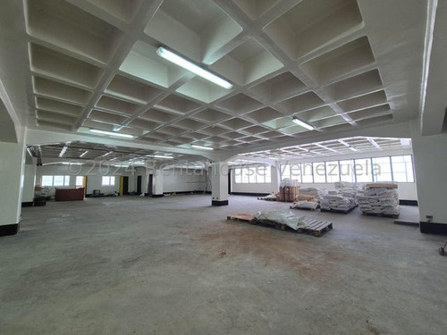 Amplio Local Industrial En Venta. Palo Verde 24-25382 Ec