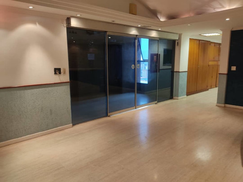 Imagen 4 de 29 de Vendo/alquilo Oficina 542 M2 Sabana Grande 4955