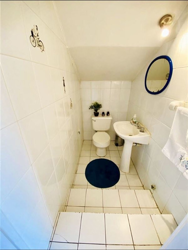 Casa En Venta De 4 Dorm. En La Reina