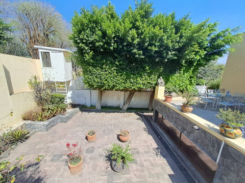Venta De Terreno Con Construcción En Privada En Las Lomas