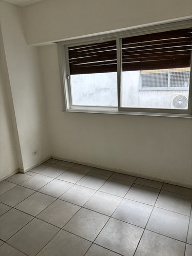 Departamento De Dos Ambientes En Caballito