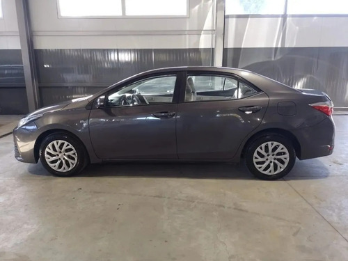 Imagen 4 de 12 de Toyota Corolla Xli 1.8 Cvt - Taraborelli Usados Bariloche *