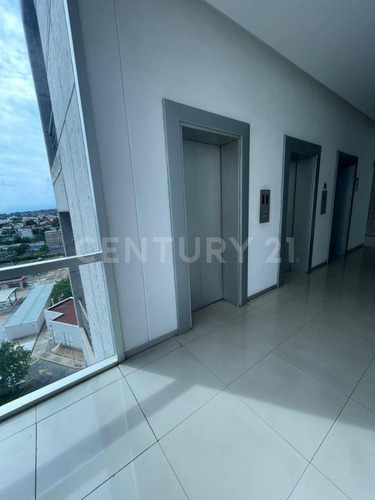 Venta De Oficina De 40 Mts, En Obra Gris Con Vigilancia Y Excelente Ubicación