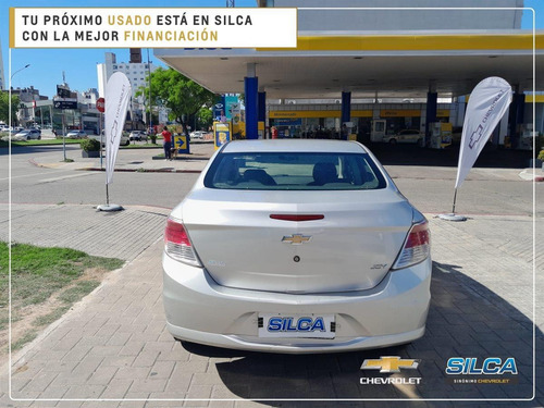 Imagen 6 de 19 de Chevrolet Prisma Joy 2017 Gris Plata 4 Puertas