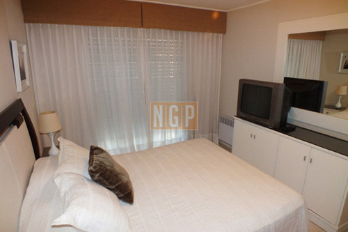Divino Impecable Con Servicios- Ref: 14439