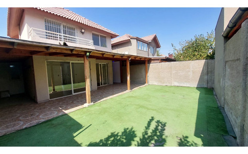 Casa Los Nogales Sur En "barrio El Sol " (4d-3b) -