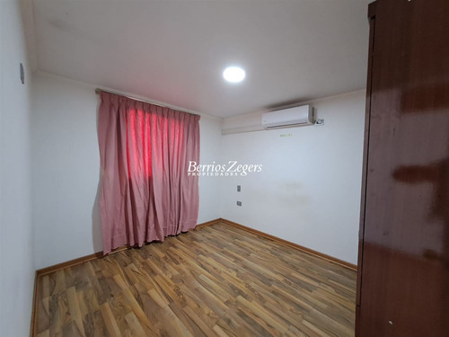 Casa En Venta De 6 Dorm. En La Reina