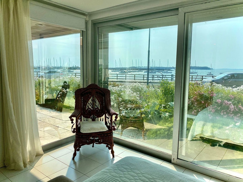 Apartamento En Venta De 4 Dormitorios En Península
