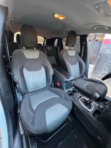 Jeep Cherokee Latitude 2014 Blanca Vehículo En Muy Buenas
