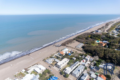 Venta Dúplex 2 Dormitorios Monte Hermoso Con Cochera