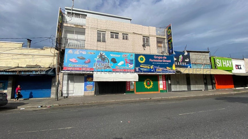 Lisbeth Delgado Vende Edificio En Centro Barquisimeto Alto Trafico Vehicular Y Comercial Zona Repuestera Cod.25-2115