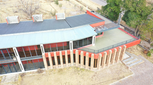 Se Vende Hotel En San Rafael. Medoza, Con Restaurante. Todo Nuevo, Equipado Y Funcionando.