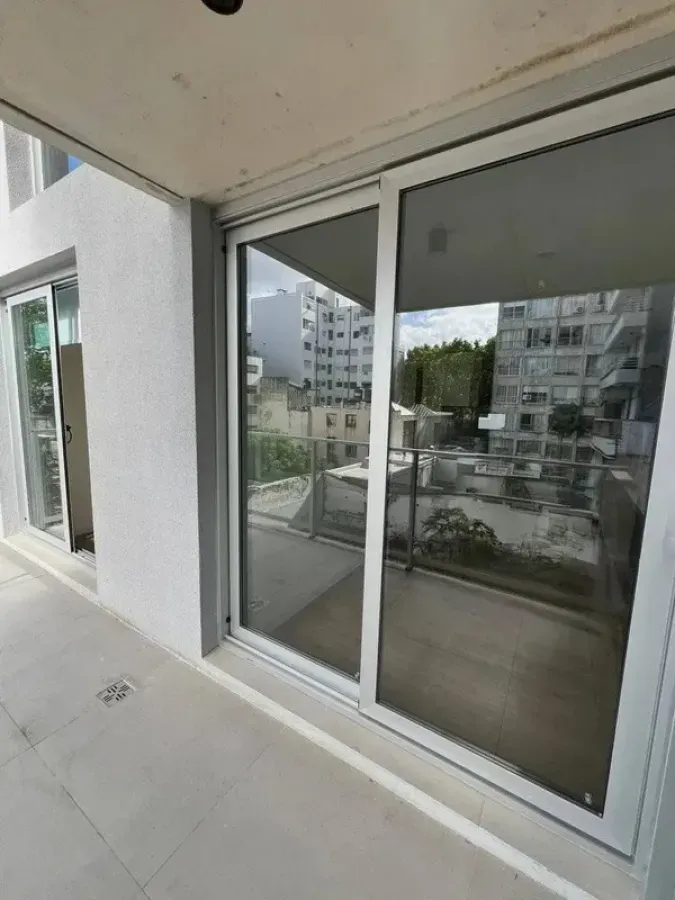 Alquiler Apartamento 1 Dormitorio Centro Con Balcon · Foto 3