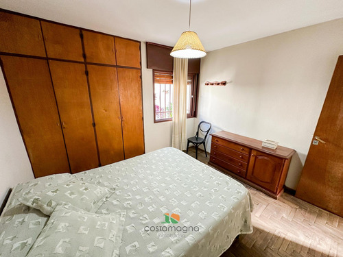 Venta. Casa. Tres Dormitorios. Luminosa. Asador.