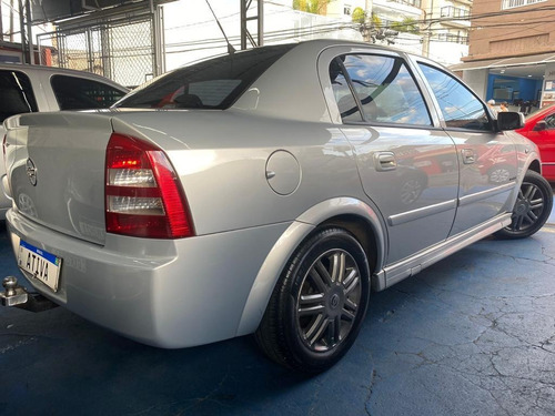 Imagem 5 de 12 de Chevrolet Astra Sedan Comfort 2.0 (flex) Álcool Manual