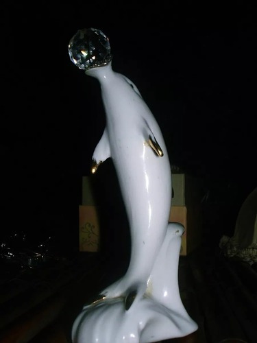 Figura De Porcelana Capodimonte El Delfin Blanca Con Destaqu