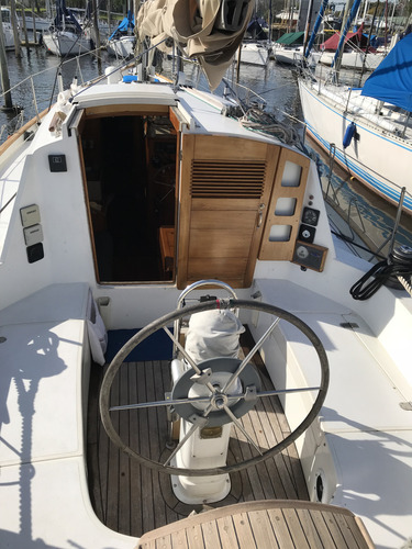 Velero F & C 37 Cabina Alta Volvo Penta 40 Hp Calado 1.50