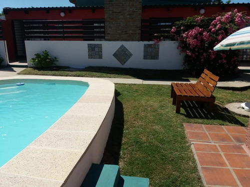 Casas Con Piscina En Parque Del Plata - Dos Cuadras De La Playa
