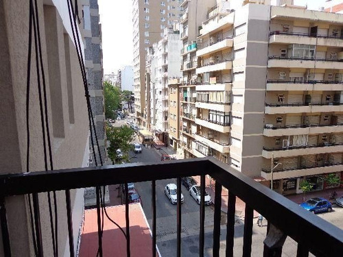 Imagen 1 de 8 de Temporada | 1 Ambiente A La Calle Con Balcón