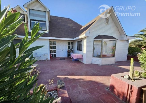 Hermosa Casa A La Venta, 4d+5b+10est.+pisc., Bat