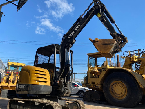 Imagem 1 de 15 de Mini Escavadeira Volvo Ec35c Ano 2011