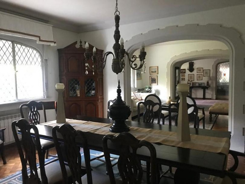 Importante Casa De Estilo En Pocitos