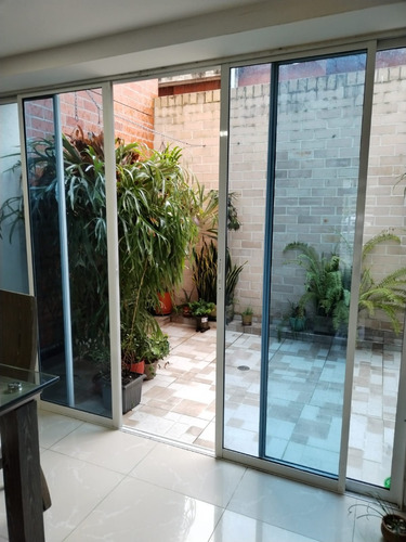 Venta Casa Ciudad 2000 - Cali - Diseño Moderno Y Excelentes Acabados