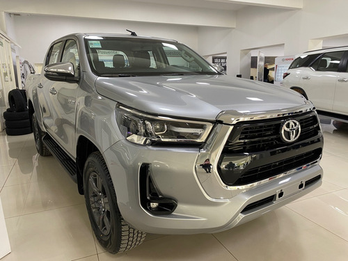 Toyota Hilux Srv 4x2 Cd Mt