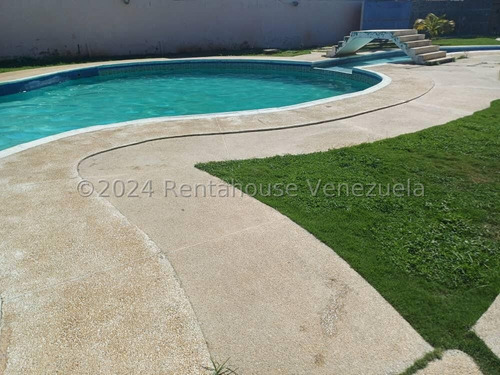 Julio Perez Vende Casa Playera En Chichiriviche Cod Flex #25-4218 A