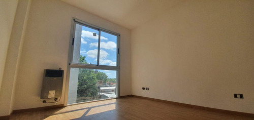 Imagen 10 de 30 de Departamento En Venta De Dos Ambientes En Centro De San Fernando.