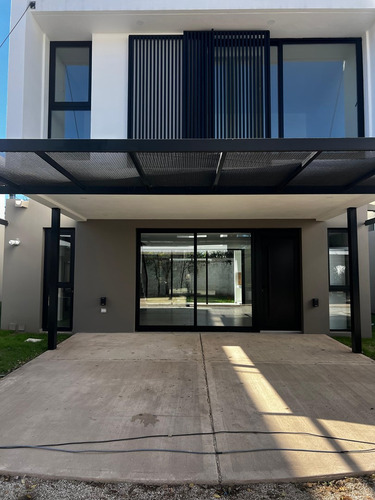Casa Dúplex En Venta En Arguello, Córdoba