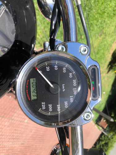 Imagen 8 de 8 de Harley-davidson Sportster 883 Custom (2010) Nueva 4.400km
